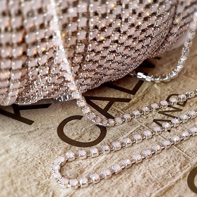 50 см Стразовая цепь SS 4.5 1.7 мм опал розовый (4269) купить в Воронеже | Заказать в интернет-магазине Viva Beads
