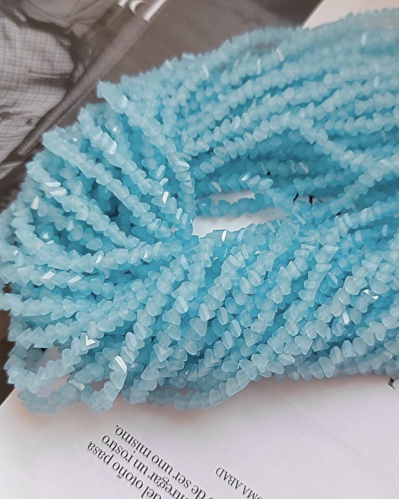 Нить 34 см Бусина стеклянная крошка ок. 4.1x3x2.6 мм голубой (7338-4-ГОЛУБ) купить в Воронеже  | Заказать в интернет-магазине Viva Beads
