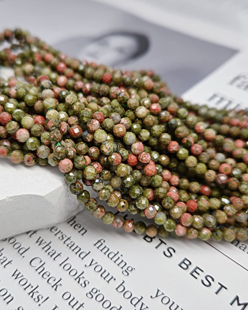Нить 37-38 см Унакит натуральный граненые бусины 3-3.2 мм (8364-3) купить в Воронеже | Заказать в интернет-магазине Viva Beads
