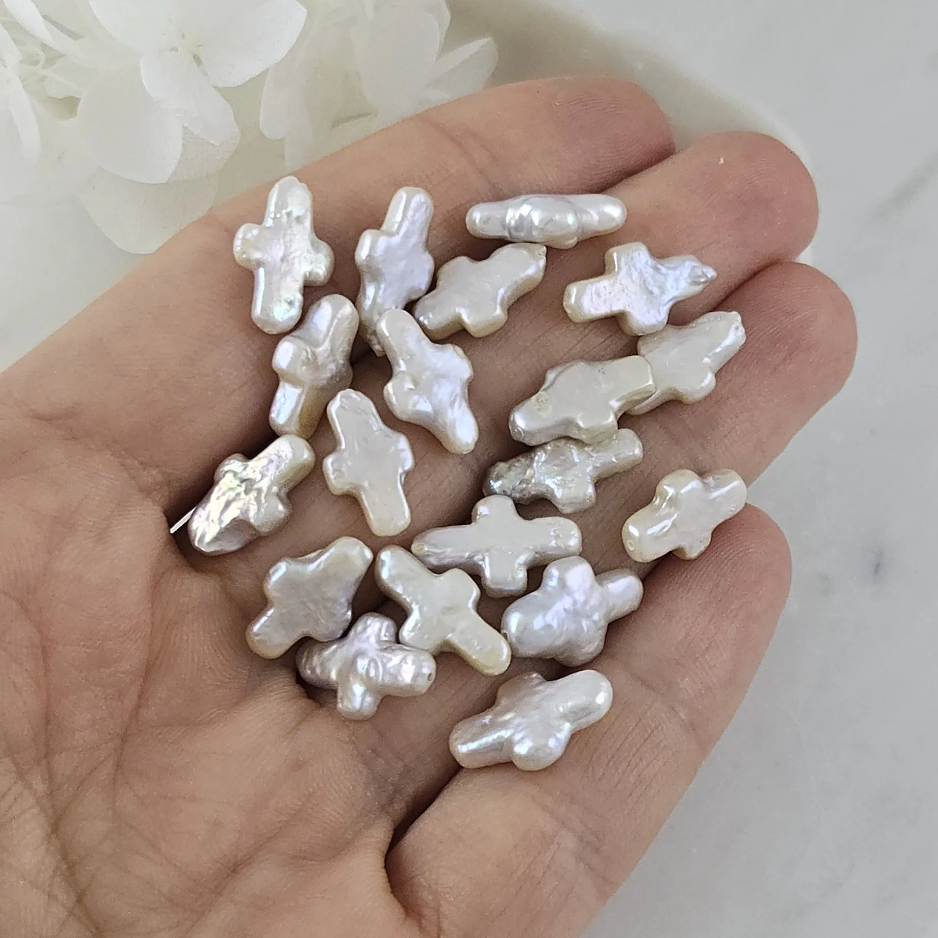 1 шт. Жемчуг речной барокко 9-10х14-15 мм форма креста белый А+ (4337) купить с доставкой по России | Интернет-магазин Viva Beads