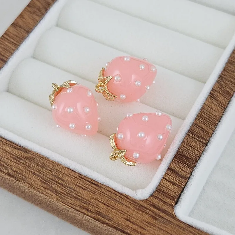 Подвеска Клубника 18.7х13.7мм акрил, розовый, позолота 14К (10228-З-РОЗ) купить с доставкой по России | Интернет-магазин Viva Beads