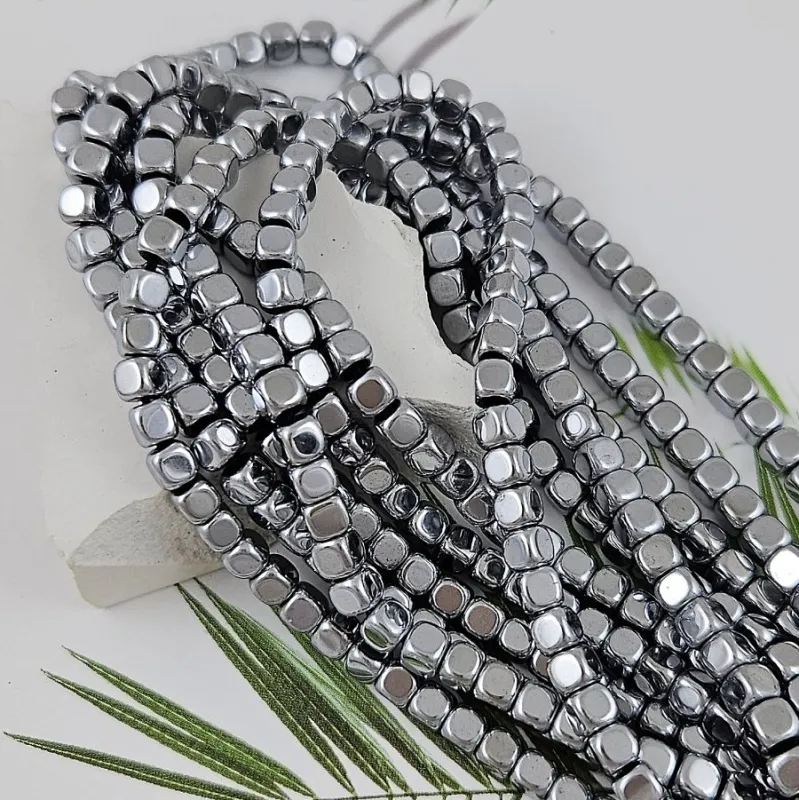 Нить 40 см Гематит, гематин 4 мм, бусина куб, цвет платина (3985)	 купить в Воронеже | Заказать в интернет-магазине Viva Beads
