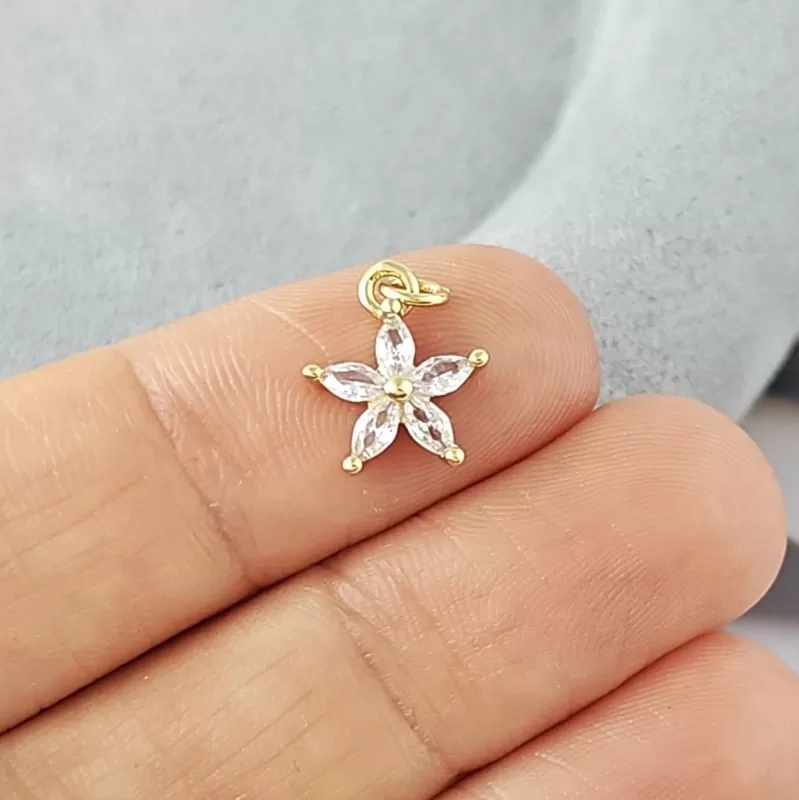 Подвеска Цветок 11х9.8 мм с фианитами позолота 14К (9326-З) купить с доставкой по России | Интернет-магазин Viva Beads