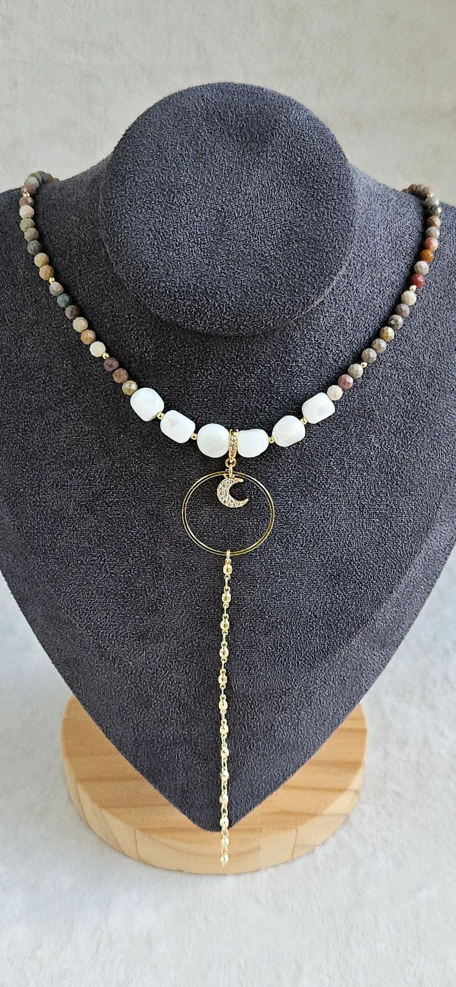 Колье-галстук из яшмы и перламутра с подвеской Месяц (НАБОР-83)