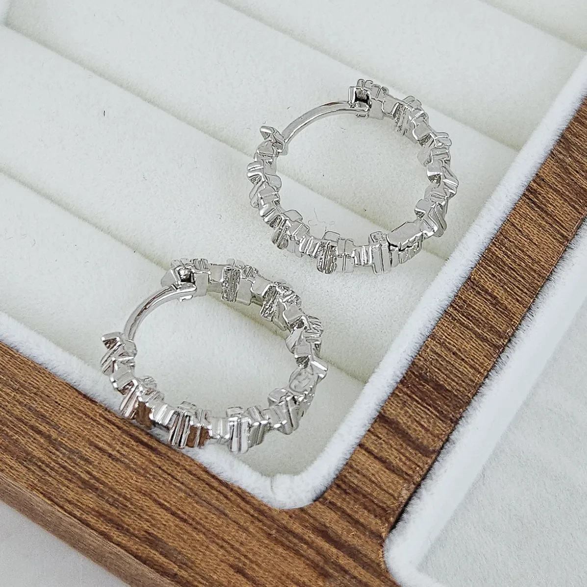 Швензы кольца, бублики, конго 20х3.8 мм фактурные, родиевое покрытие (10240-Р) купить с доставкой по России | Интернет-магазин Viva Beads