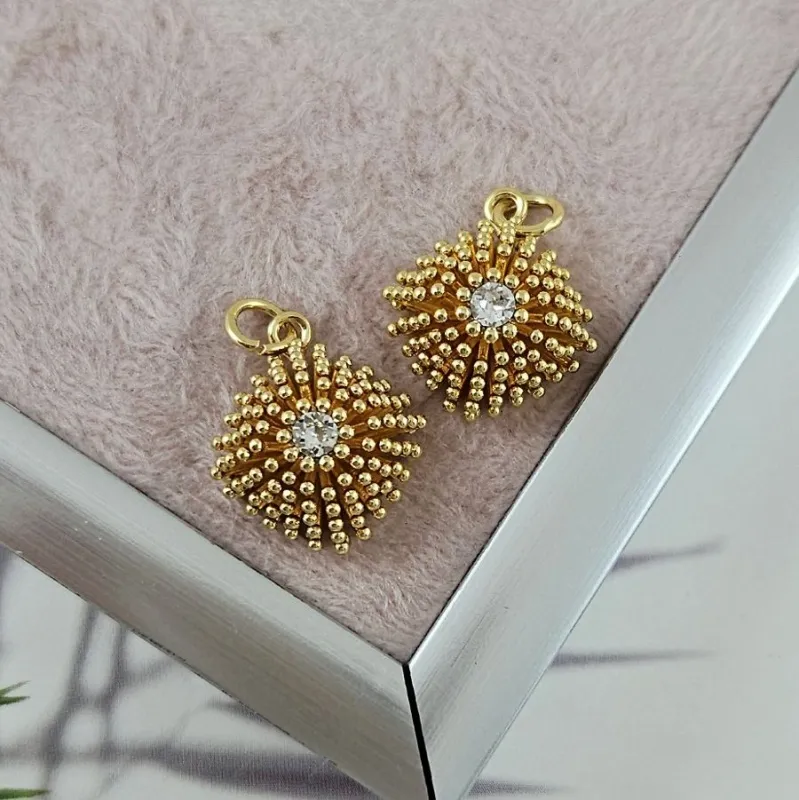 Подвеска объемная 17.7х15х7.4 мм с фианитом, позолота 14К (10092-З) купить с доставкой по России | Интернет-магазин Viva Beads