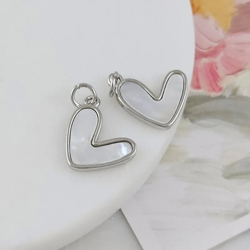 Подвеска Сердце с перламутром 16.5х14.5 мм, родиевое покрытие (8999-Р) купить с доставкой по России | Интернет-магазин Viva Beads