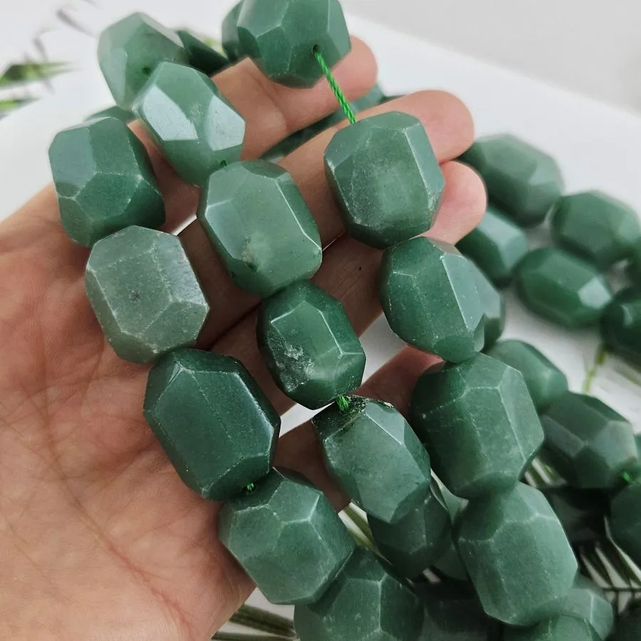 1 шт. Бусина крупная граненая 20-25x14-17 мм, авантюрин зеленый (10027-АВ) купить в Воронеже | Заказать в интернет-магазине Viva Beads
