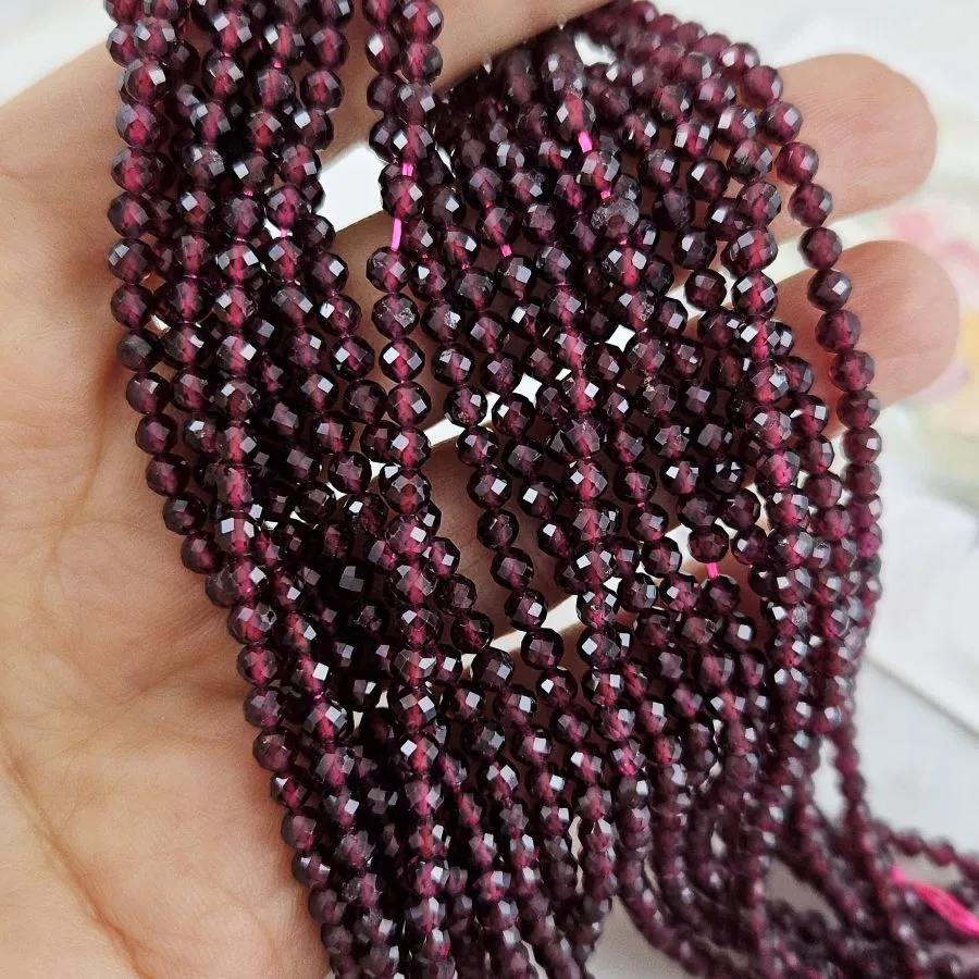 Нить 38 см Гранат натуральный ок. 3.4 мм, бусины граненый шар (6102-3) для бижутерии купить с доставкой по России | Интернет‑магазин Viva Beads
