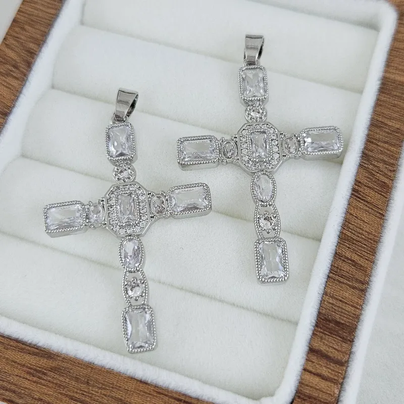 Подвеска Крест с фианитами 40.8x27.4 мм, родиевое покрытие (10247-БР) купить с доставкой по России | Интернет-магазин Viva Beads