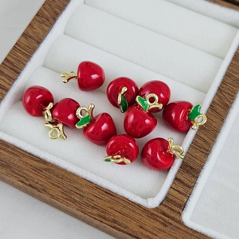 Подвеска Яблоко 14.6x10 мм, эмаль, цвет золото (10261-З) купить с доставкой по России | Интернет-магазин Viva Beads