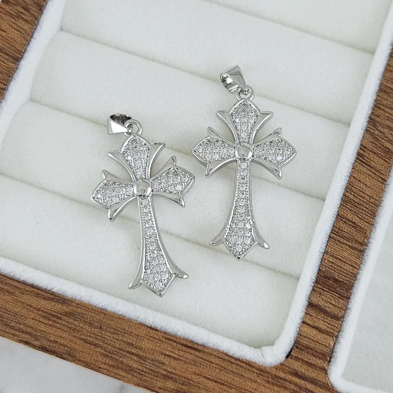 Подвеска Крест с фианитами 31х19 мм родиевое покрытие (10248-Р) купить с доставкой по России | Интернет-магазин Viva Beads