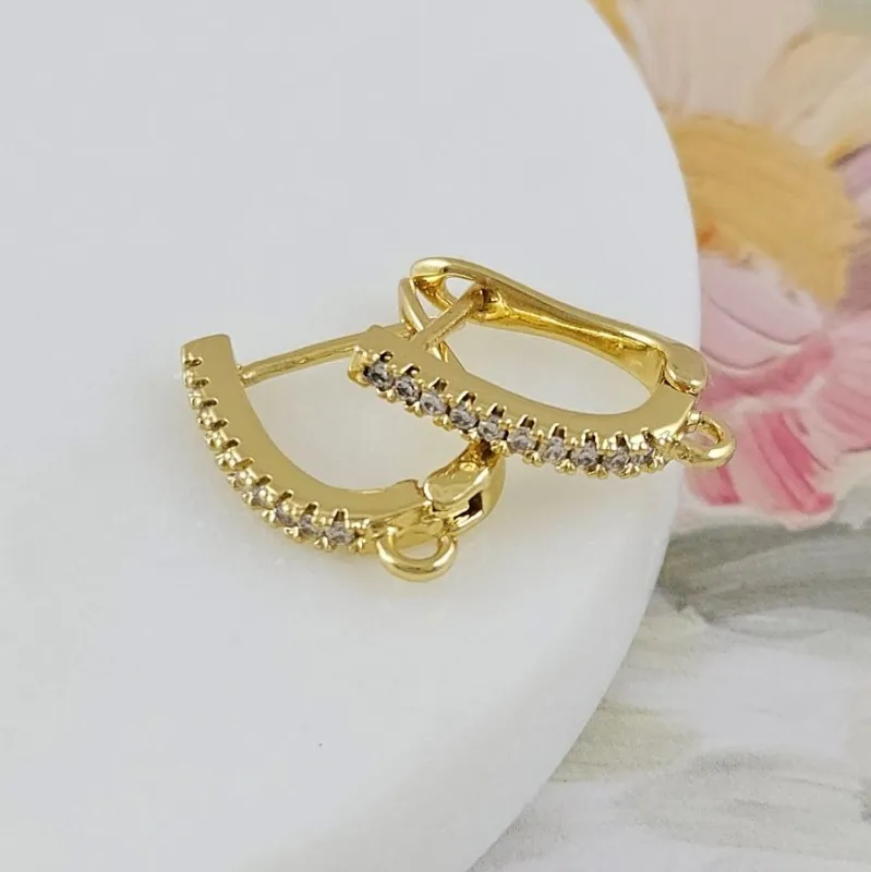 Швензы с английским замком 18х2.5 мм с фианитами, позолота 14К (10140-З) швензы для серег купить с доставкой по России | Интернет-магазин Viva Beads