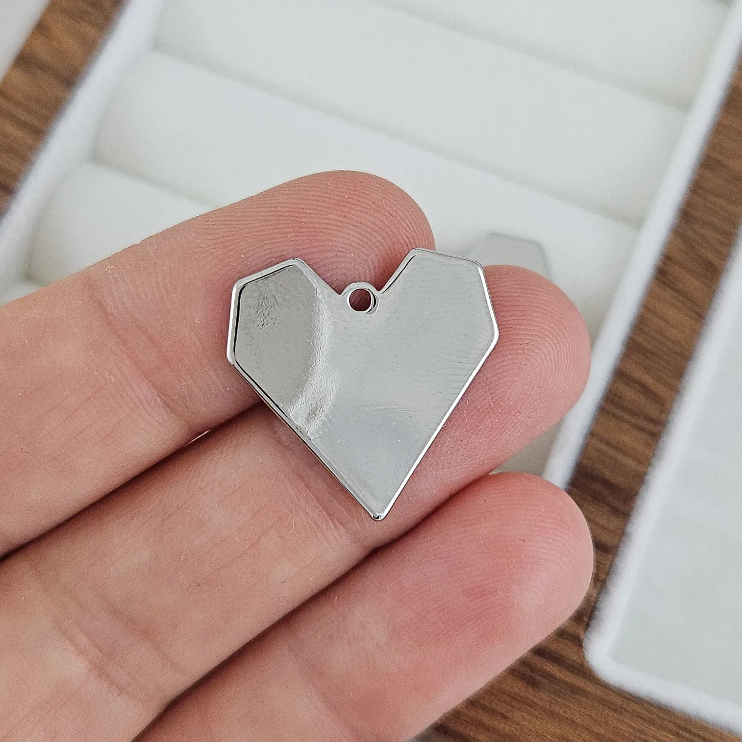 Подвеска Сердце 18.8х20х1 мм родиевое покрытие (7939-20-Р) купить с доставкой по России | Интернет-магазин Viva Beads