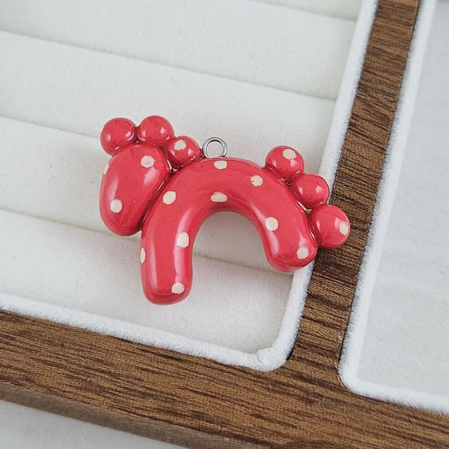 Подвеска Лошадка ручной работы 30x27х9.6 мм, клубничный (10280-КЛУБ) купить с доставкой по России | Интернет-магазин Viva Beads