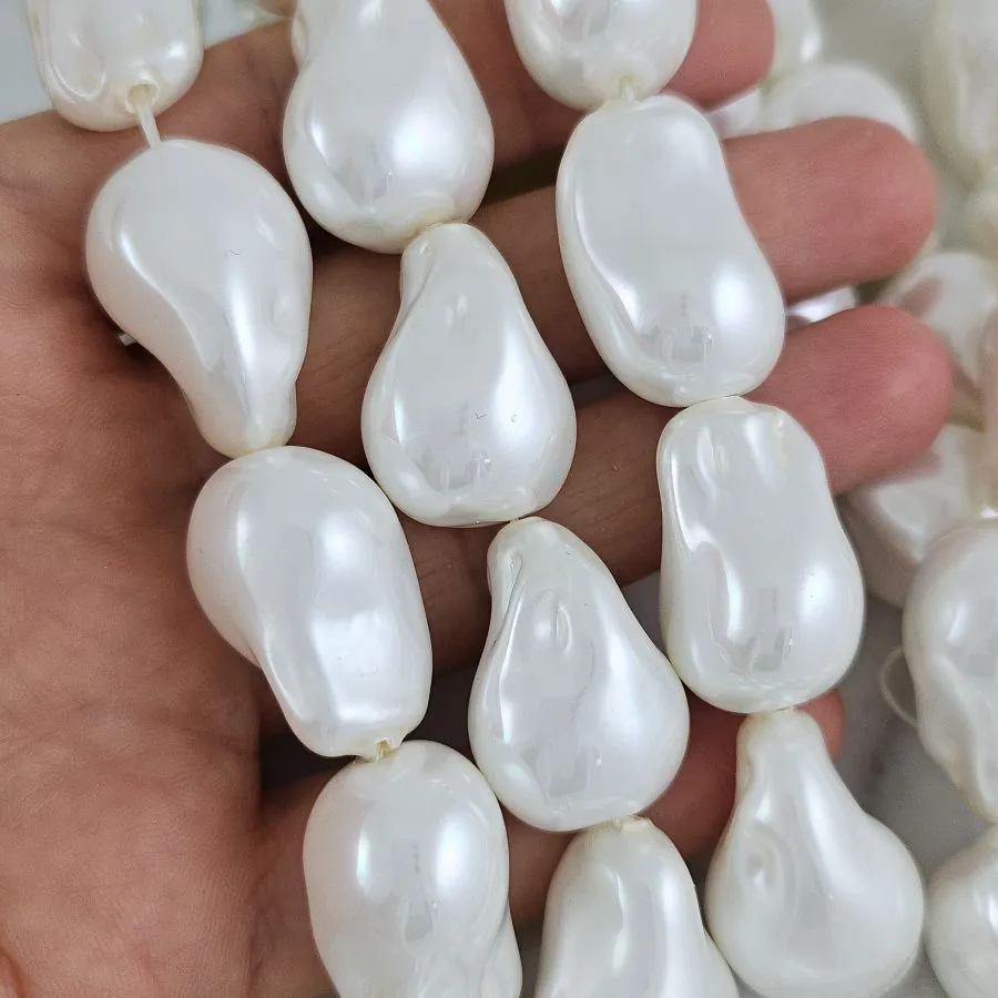 1 шт. Жемчуг майорка 15х17.5х23-25 мм, форма капля барокко, белый (6430-24) купить с доставкой по России | Интернет-магазин Viva Beads