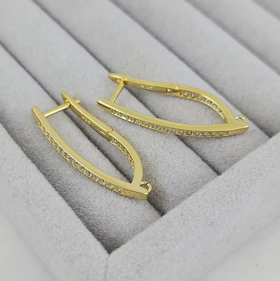 Швензы с английским замком удлиненные 32.5х2.3 мм с фианитами, позолота 14К (10205-З) швензы для серег купить с доставкой по России | Интернет-магазин Viva Beads