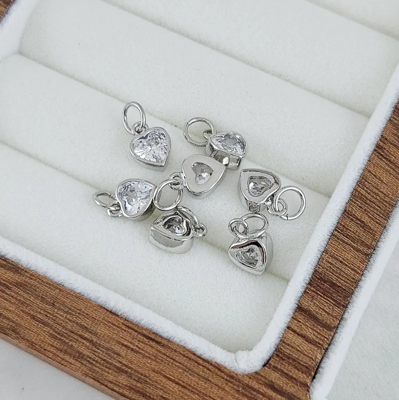 Подвеска Сердце 8.3х6.2 мм с фианитом, родиевое покрытие (10233-Р) купить с доставкой по России | Интернет-магазин Viva Beads