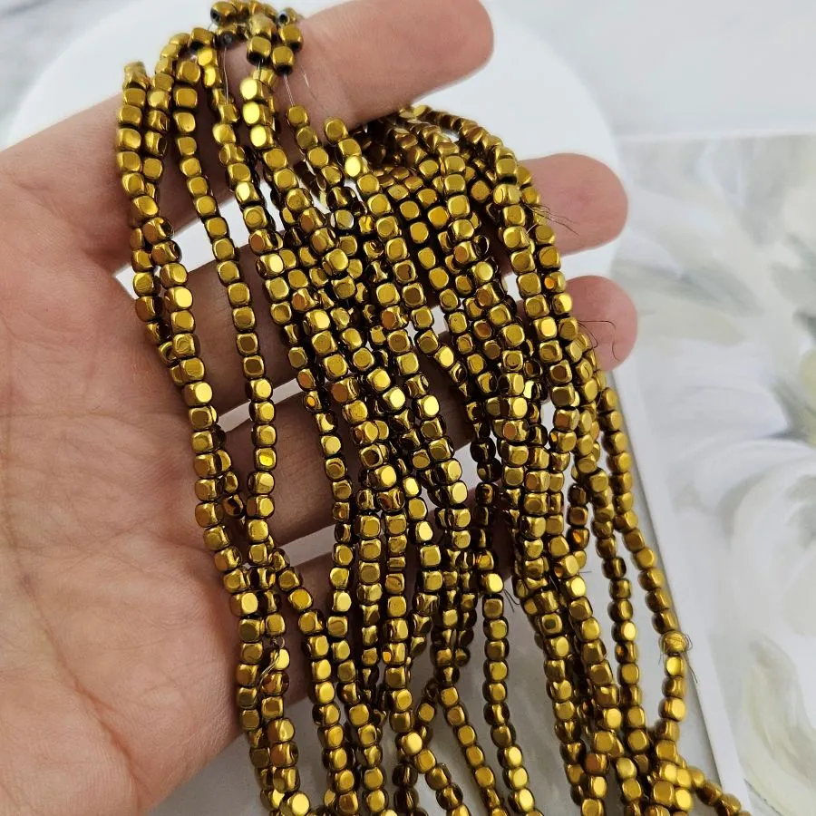 Нить 40 см Гематит, гематин 3 мм бусины куб, античное золото (4574-З) для бижутерии купить с доставкой по России | Интернет‑магазин Viva Beads
