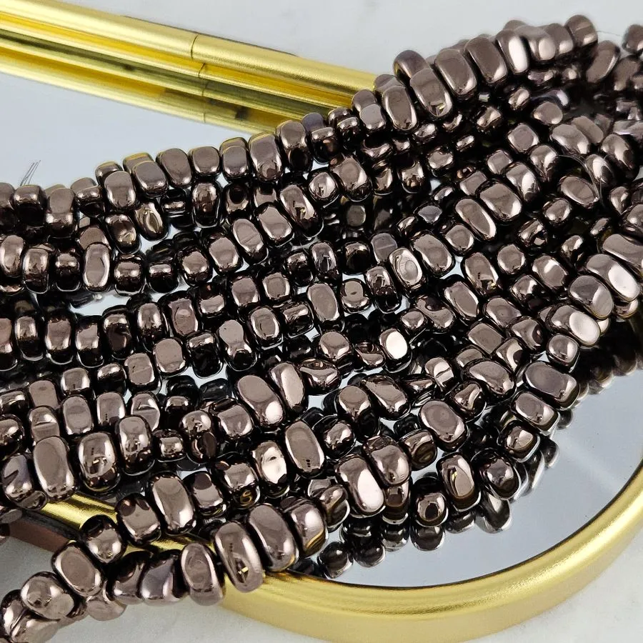 Нить 39 см Гематит, гематин 6-8х4-4.5 мм бусины свободной формы, цвет коричневый (6791-КОР) для бижутерии купить с доставкой по России | Интернет‑магазин Viva Beads
