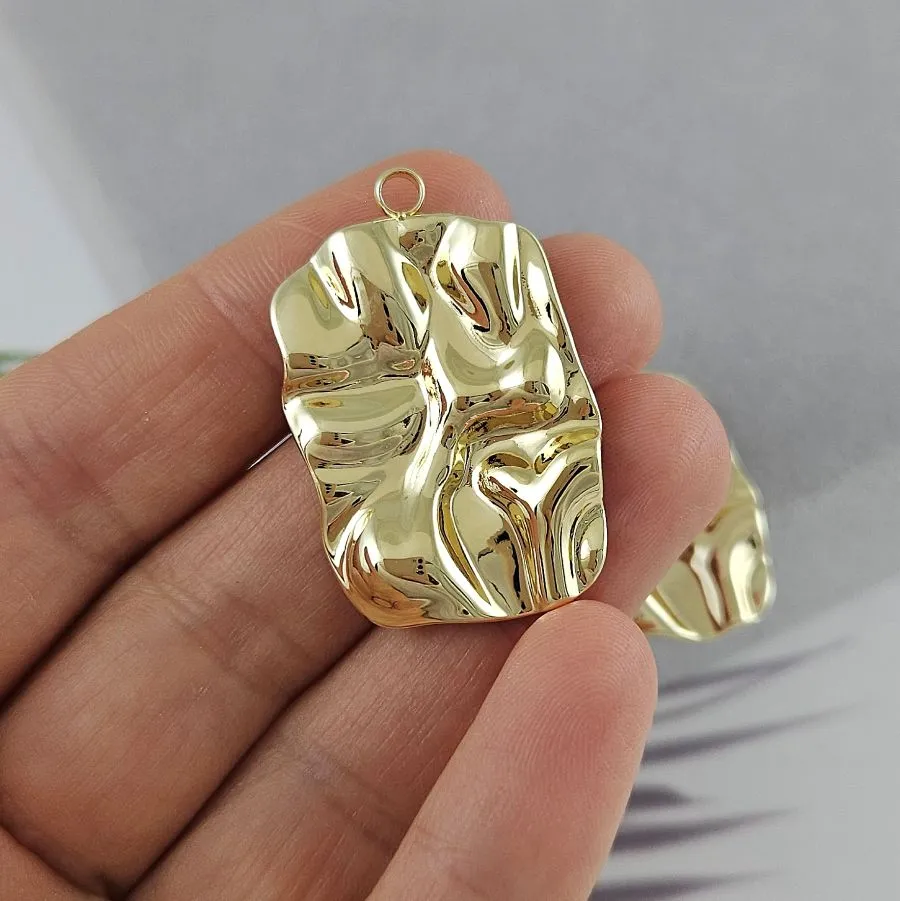 Подвеска мятый металл 35.4х22.6 мм, позолота 14К (9968-З)