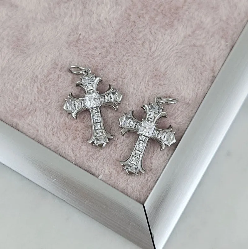 Подвеска Крест с фианитами 19.5x14.2 мм родиевое покрытие (10189-Р) купить с доставкой по России | Интернет-магазин Viva Beads