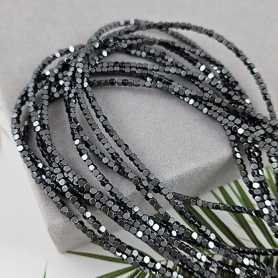 Нить 39 см Гематит 1.8-2 мм граненый куб цвет черный (6999-Ч) купить в Воронеже | Заказать в интернет-магазине Viva Beads
