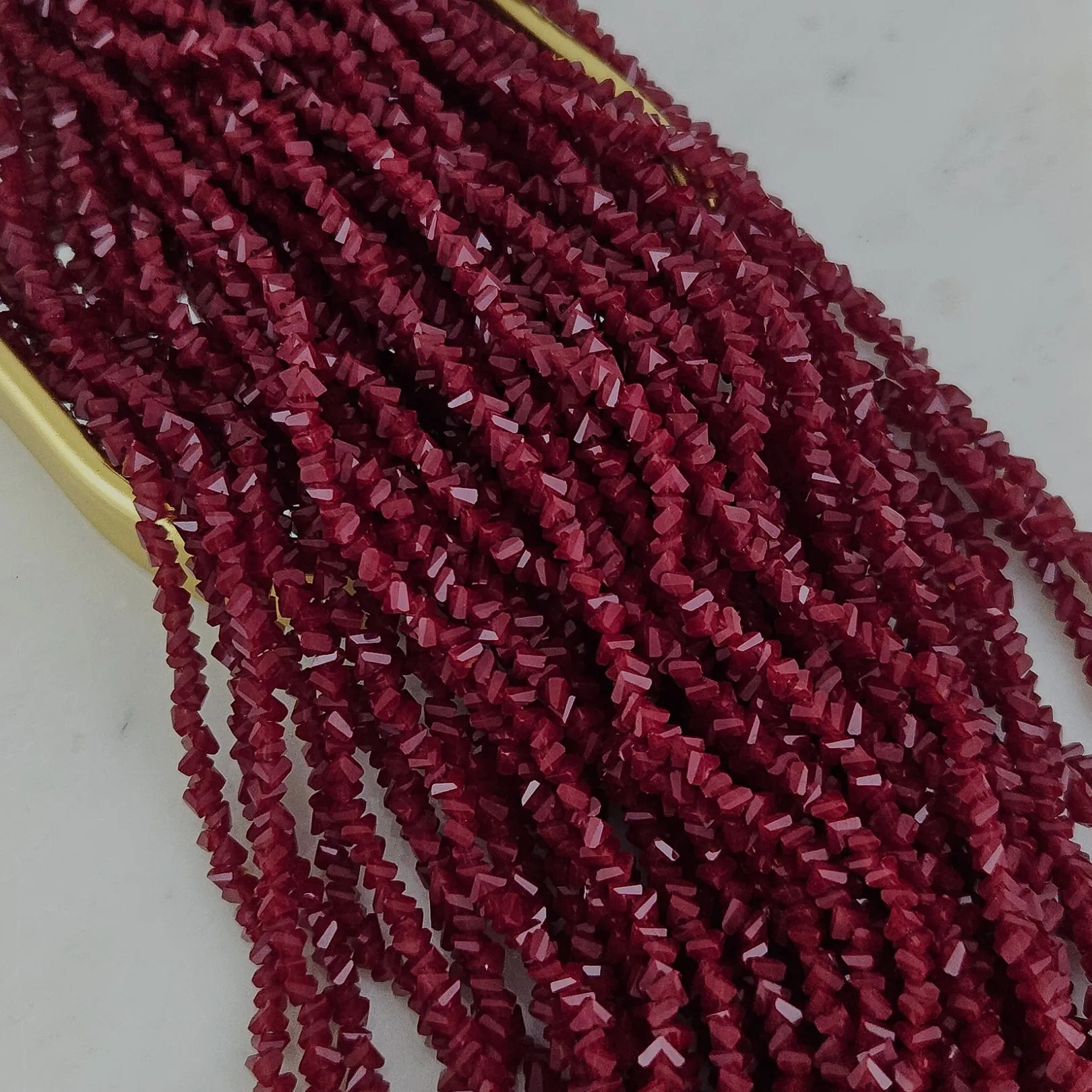 Нить 29 см Бусина хрустальная крошка ок. 4x3x3 мм бордовый (7338-4-БОРДО) купить с доставкой по России | Интернет-магазин Viva Beads