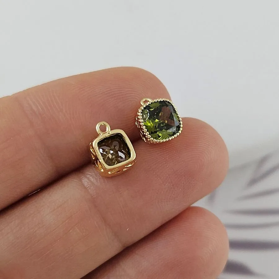 Подвеска с фианитом 8.3х7х4.1 мм оливковый, позолота 14К (7313-7-ОЛЗ)