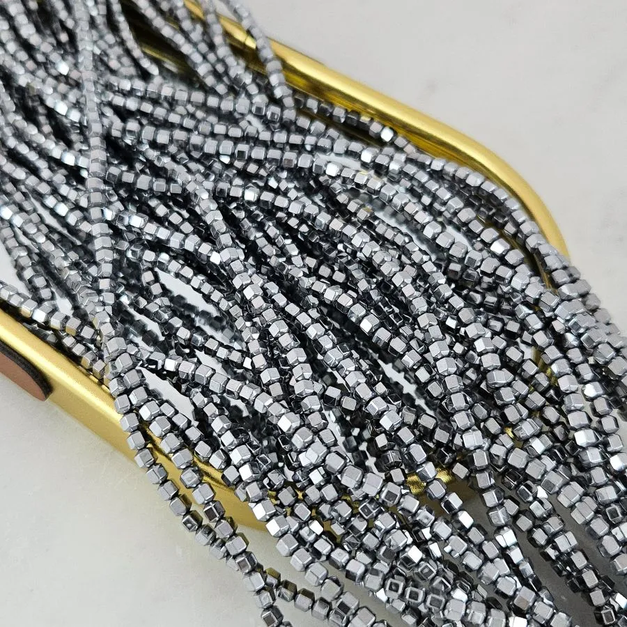 Нить 39 см Гематит, гематин 3 мм многогранник, цвет платина (7626-П) для бижутерии купить с доставкой по России | Интернет‑магазин Viva Beads
