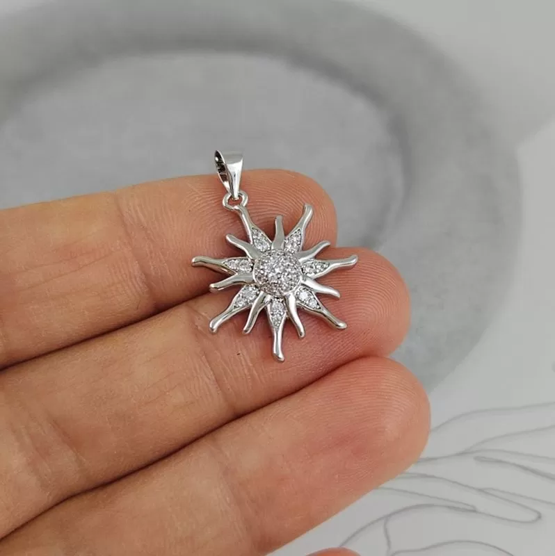 Подвеска Солнце 20х18 мм с фианитами родиевое покрытие (4713-18-Р) купить с доставкой по России | Интернет-магазин Viva Beads