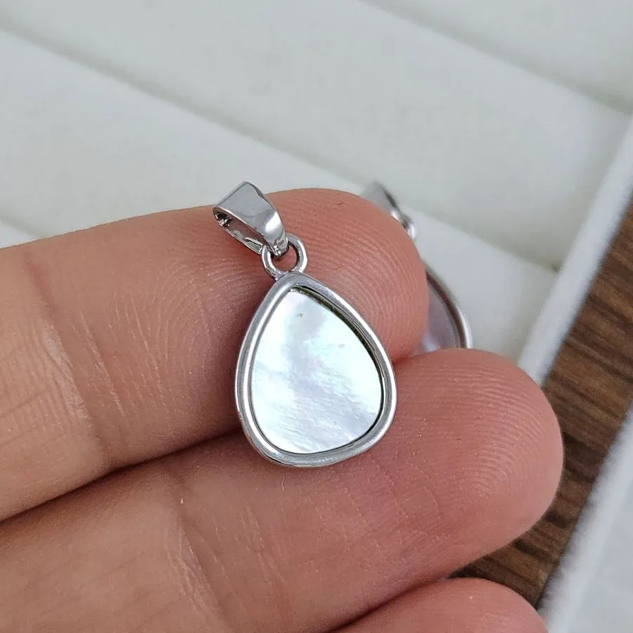 Подвеска Капля 14.4x10.2 мм с перламутром, родиевое покрытие (10287-Р) купить с доставкой по России | Интернет-магазин Viva Beads