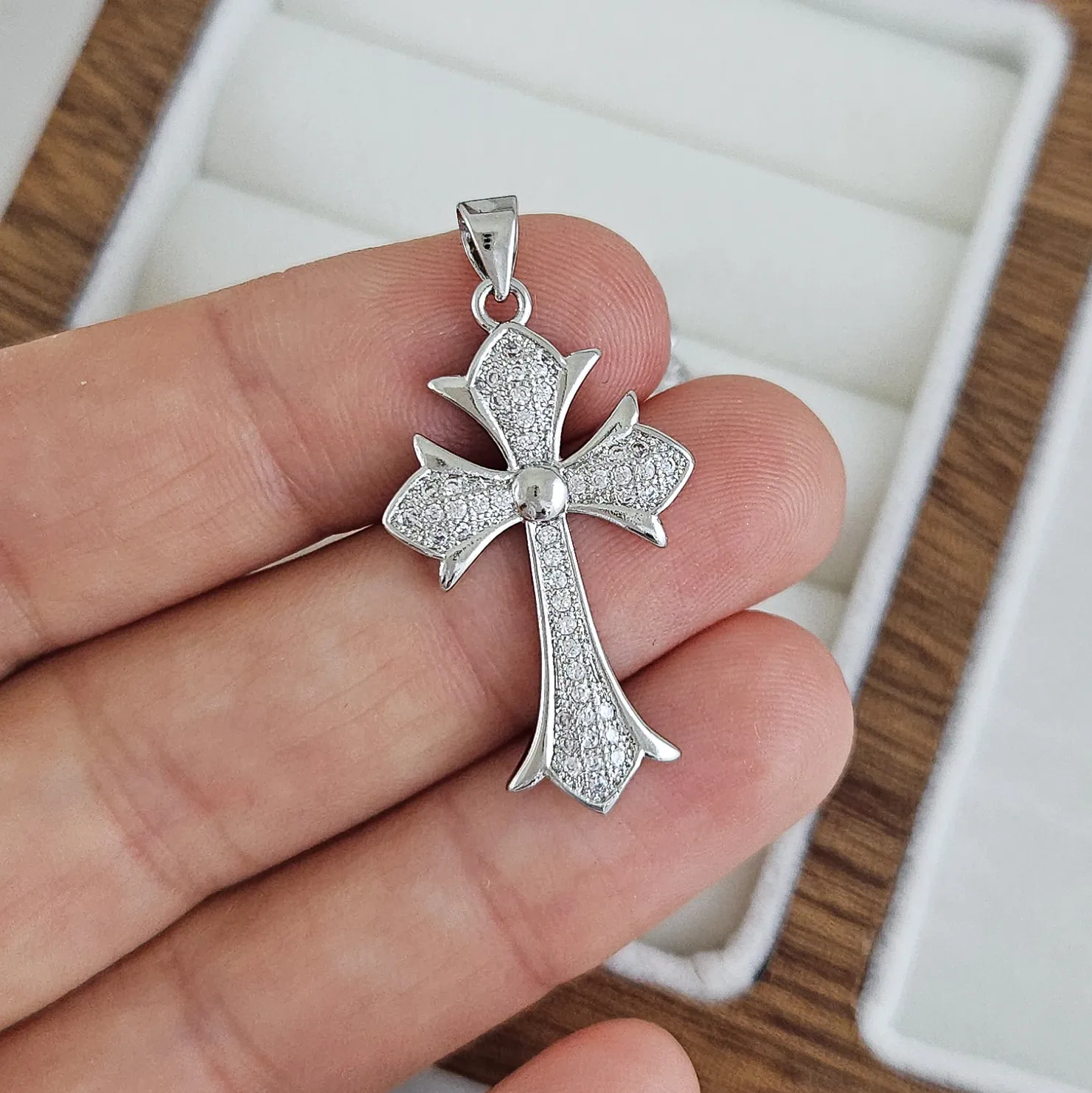 Подвеска Крест с фианитами 31х19 мм родиевое покрытие (10248-Р) купить с доставкой по России | Интернет-магазин Viva Beads