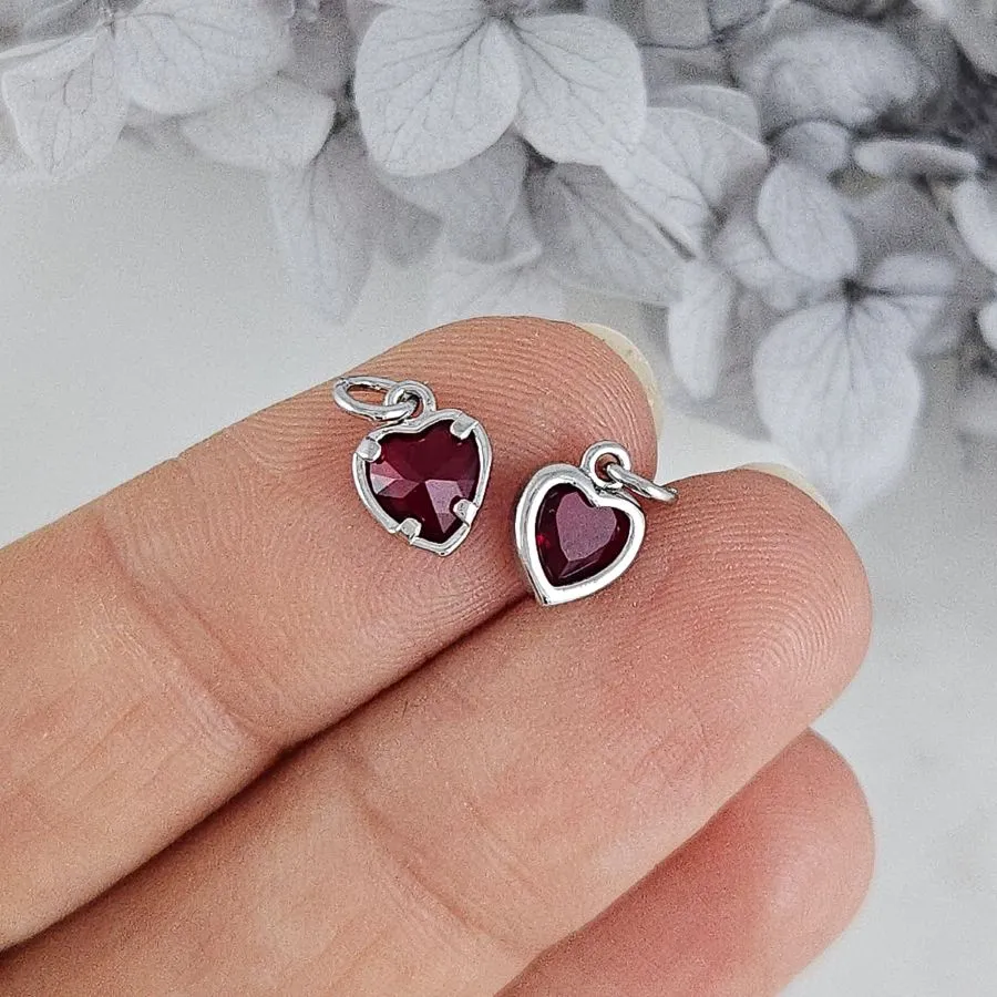 Подвеска Сердце с фианитом 6х8 мм красный, родиевое покрытие (8030-РКРАС) купить с доставкой по России | Интернет-магазин Viva Beads