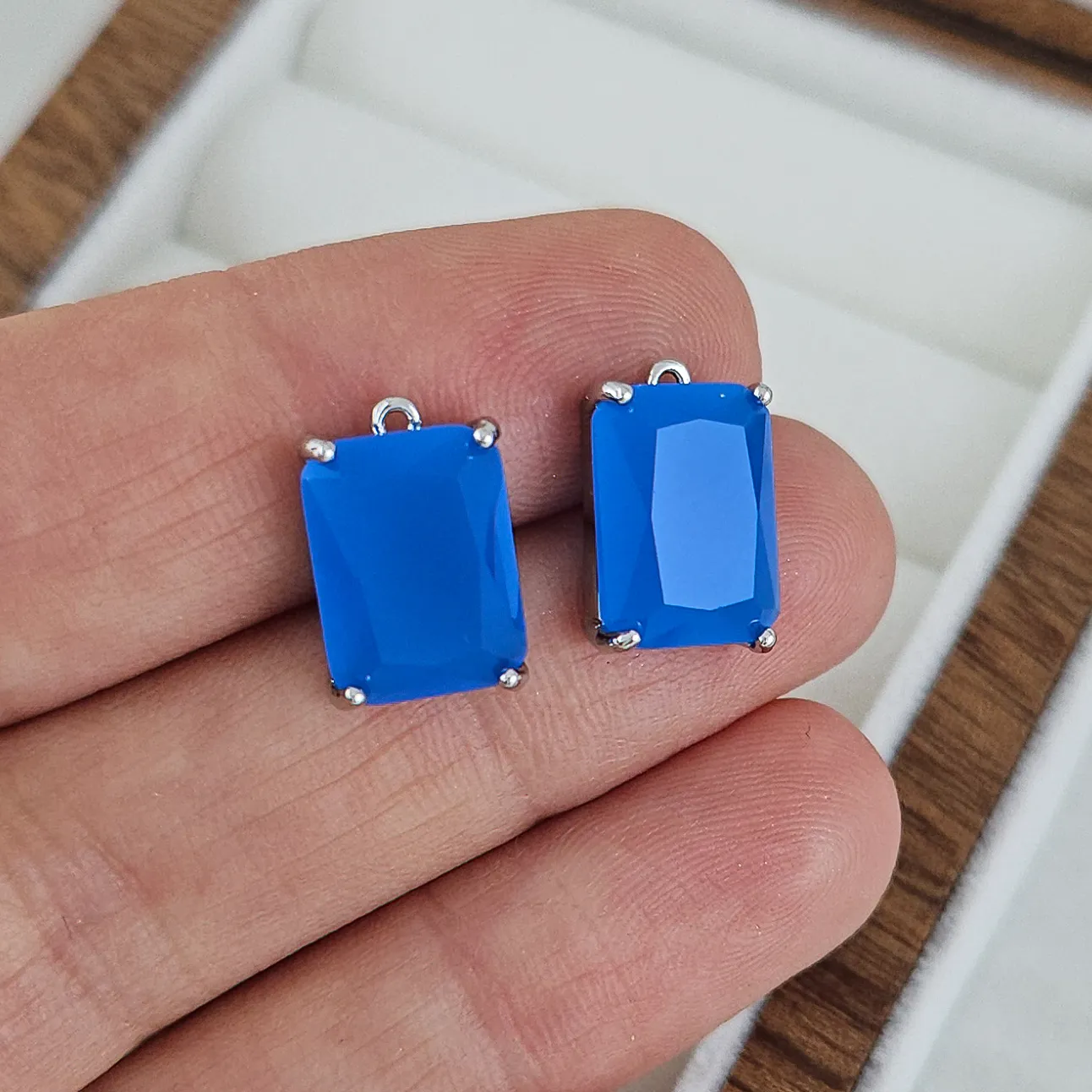 Подвеска прямоугольная с кристаллом 13.5x9 мм, родиевое покрытие, синий (10216-Р-СИН) купить с доставкой по России | Интернет-магазин Viva Beads