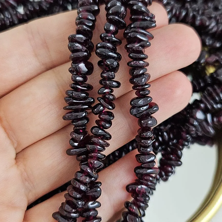 Нить 39 см Гранат натуральный 4-8 мм, бусины каменная крошка  (3266) для бижутерии купить с доставкой по России | Интернет‑магазин Viva Beads
