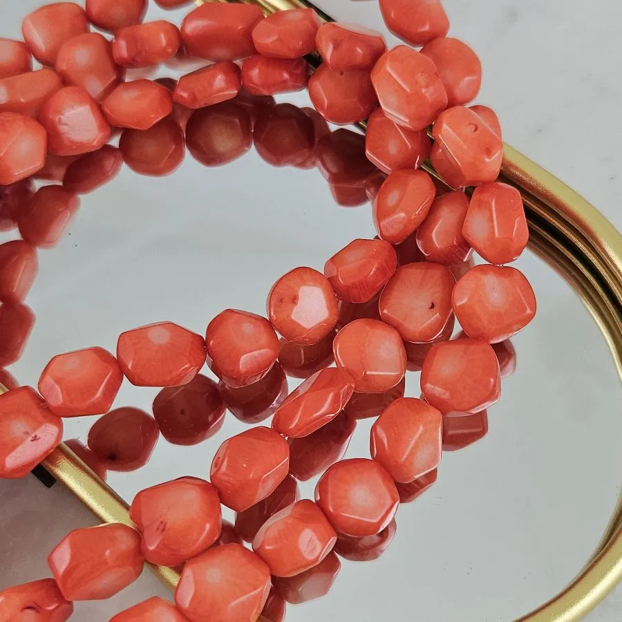 1 шт. Коралл натуральный ок. 11-12х11-12х5-7 мм, бусины свободной формы, коралловый (10269) для бижутерии купить с доставкой по России | Интернет‑магазин Viva Beads
