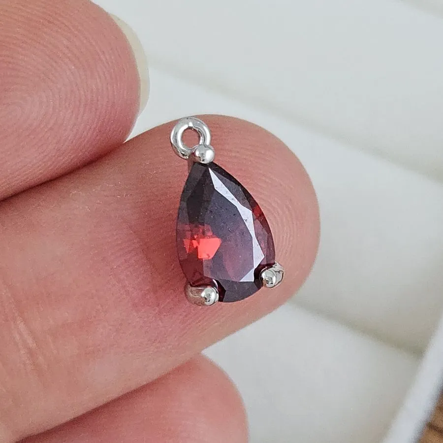 Подвеска Капля 11.6х6.5х4.2 мм с фианитом, бордовый, родиевое покрытие (10224-РБОР) купить с доставкой по России | Интернет-магазин Viva Beads
