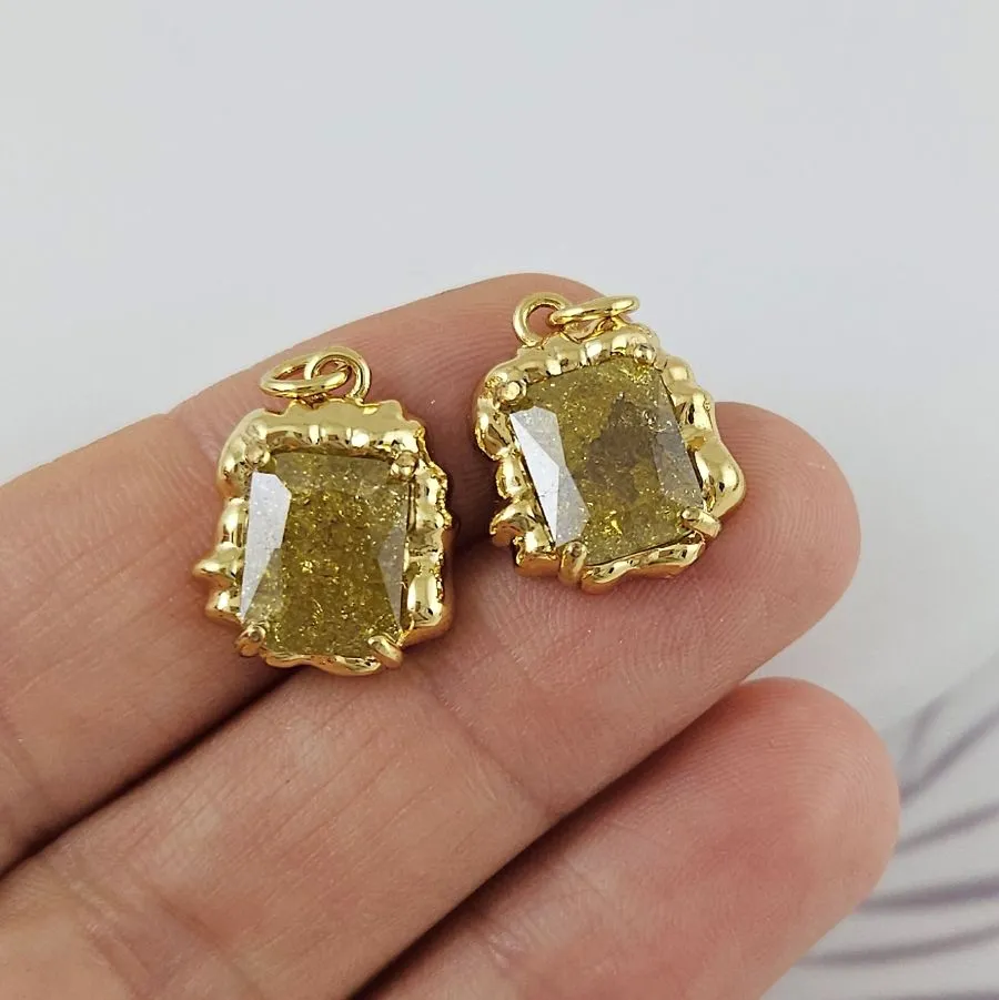 Подвеска 16.3х13.5 мм с кристаллом кракле, желто-зеленый, позолота 18К (6809-ЖЗЗ)