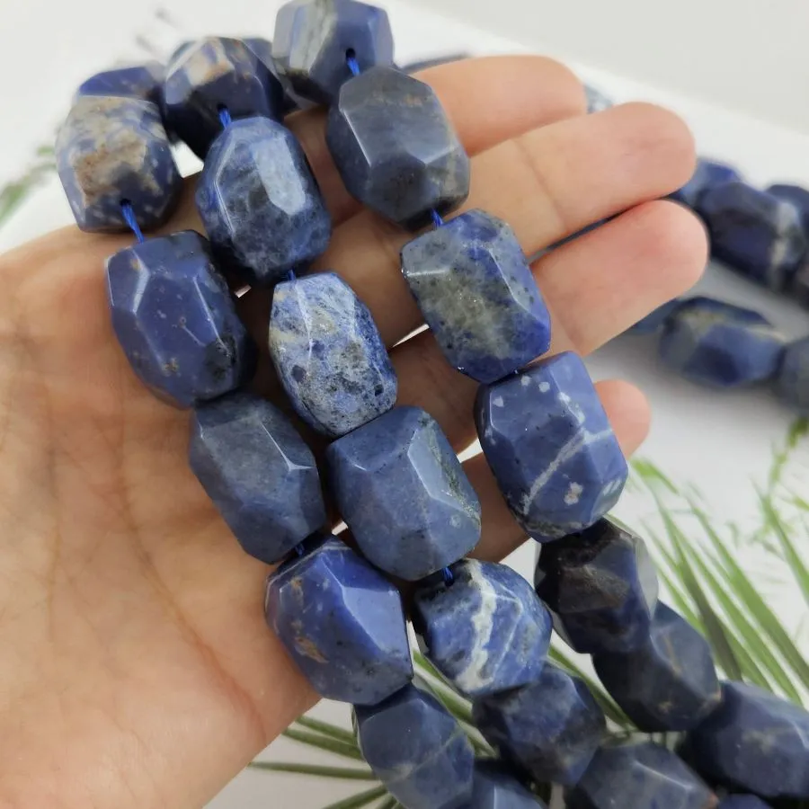 1 шт. Бусина крупная граненая 20-25x14-17 мм, содалит (10027-СОД) купить в Воронеже | Заказать в интернет-магазине Viva Beads
