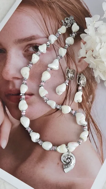 Комплект украшений из перламутра в морском стиле - набор материалов для самостоятельной сборки (НАБОР-85)