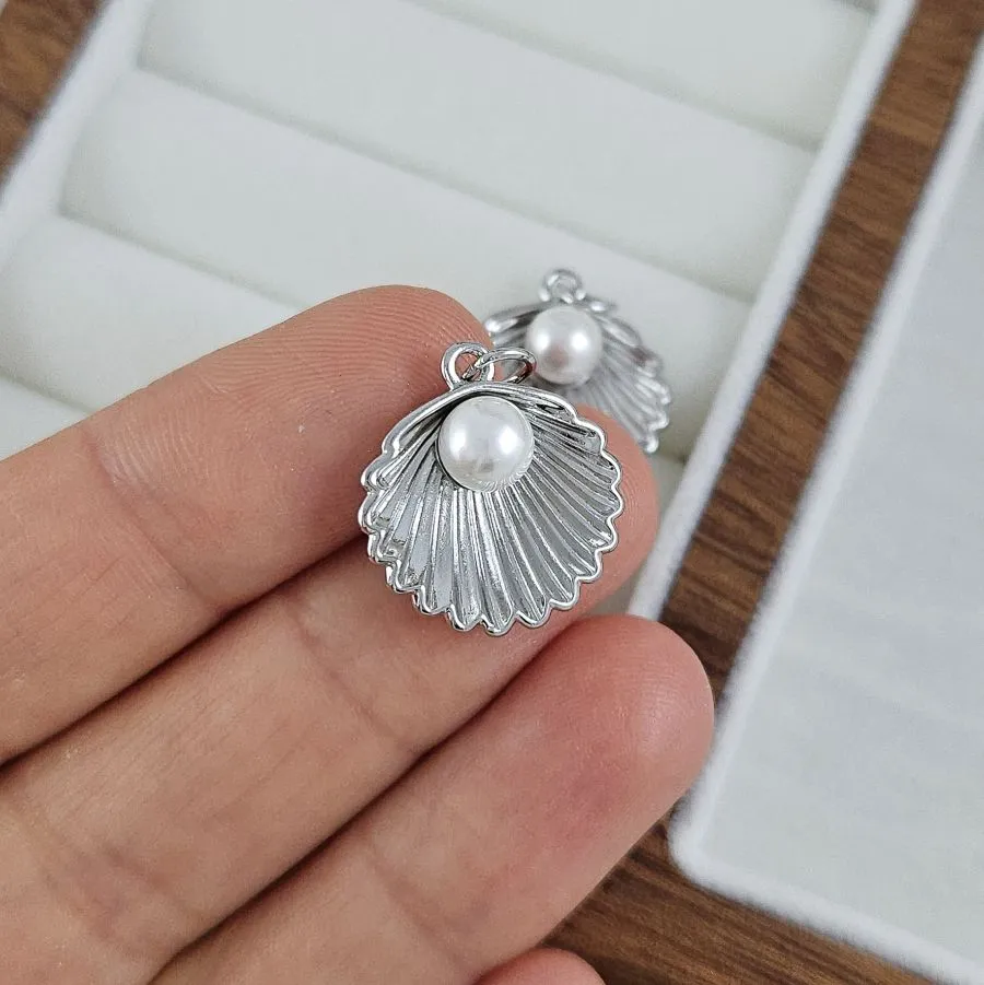 Подвеска кулон Ракушка 18x17 мм с жемчужиной, родиевое покрытие (10282-Р) купить с доставкой по России | Интернет-магазин Viva Beads