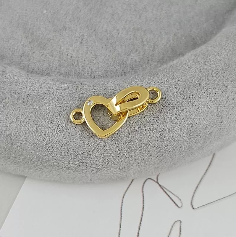 УЦЕНКА Замок Сердце мини 18 мм с фианитом, позолота 14К (9432-З-УЦ) купить в Воронеже | Заказать в интернет-магазине Viva Beads
 УЦЕНКА Замок Сердце мини 18 мм с фианитом, позолота 14К (9432-З-УЦ) купить в Воронеже | Заказать в интернет-магазине Viva Beads