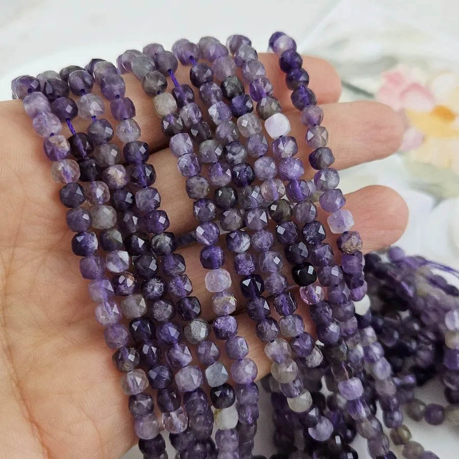 Нить 19 см Аметист натуральный ок. 4.5-5 мм бусины граненые кубики (9119) для бижутерии купить с доставкой по России | Интернет‑магазин Viva Beads
