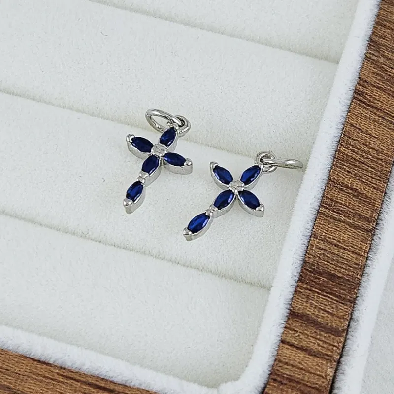 Подвеска Крест 13.5х8 мм с синими фианитами, родиевое покр. (7512-СИНР) купить с доставкой по России | Интернет-магазин Viva Beads