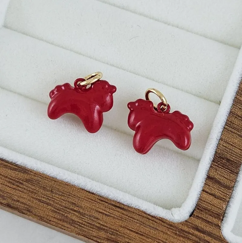 Подвеска Лошадь 12x13.8х6.1 мм, эмаль, красный (10266-К) купить с доставкой по России | Интернет-магазин Viva Beads