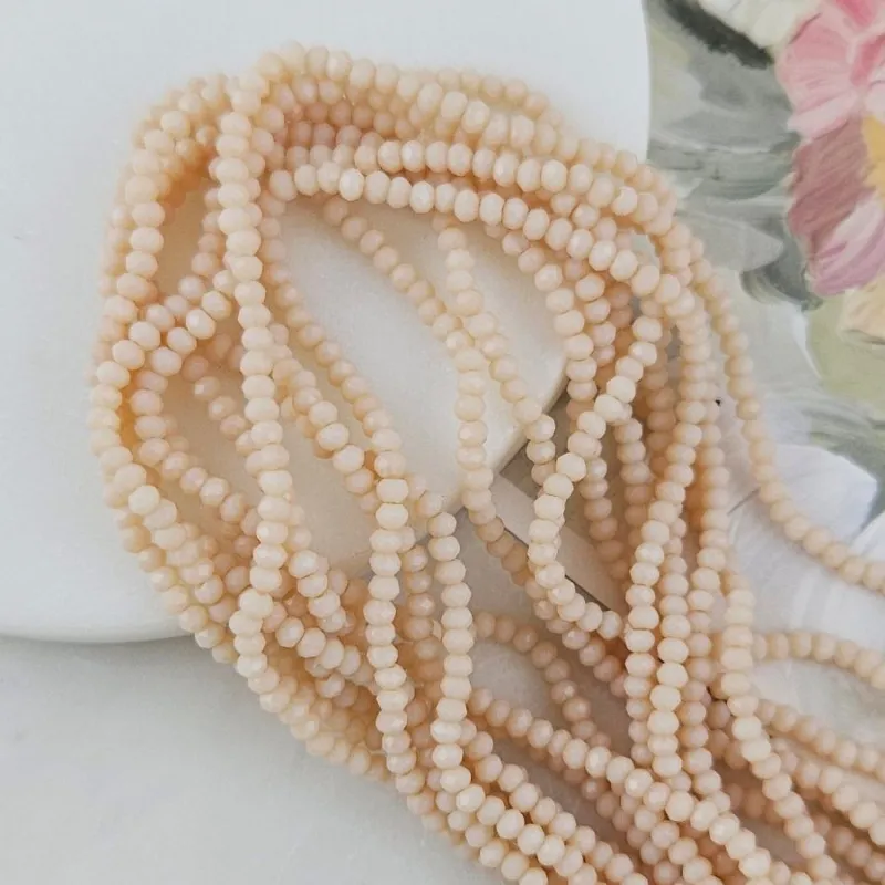 Нить 31 см Рондель граненый 2.7x2 мм бежевый, хрустальное стекло (5433-БЕЖ) купить с доставкой по России | Интернет-магазин Viva Beads