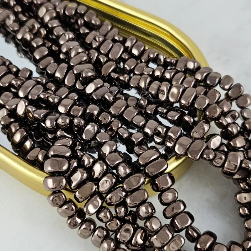 Нить 39 см Гематит, гематин 6-8х4-4.5 мм бусины свободной формы, цвет коричневый (6791-КОР) для бижутерии купить с доставкой по России | Интернет‑магазин Viva Beads
