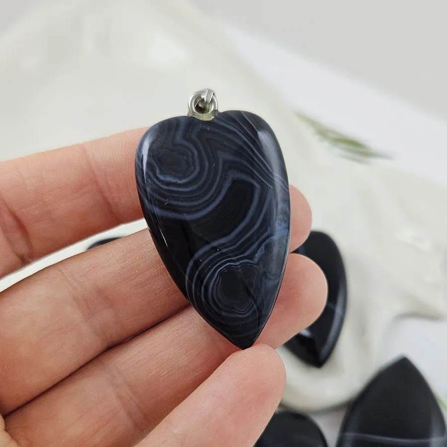 Черный агат подвеска кулон сердце ок. 40х25.5х9 мм (10001-ЧА) купить в Воронеже | Заказать в интернет-магазине Viva Beads
