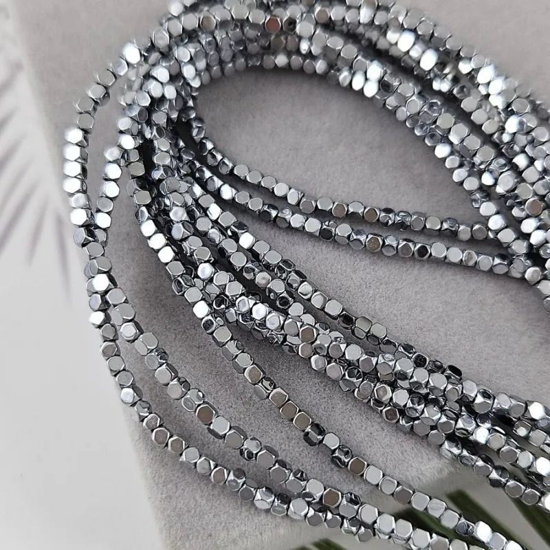 Нить 39 см Гематит, гематин 1.8-2 мм граненый куб цвет платина (6999-П) купить в Воронеже | Заказать в интернет-магазине Viva Beads
